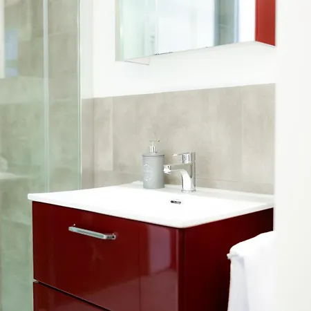 Deluxe Urban 17 - Free Parking Apartment